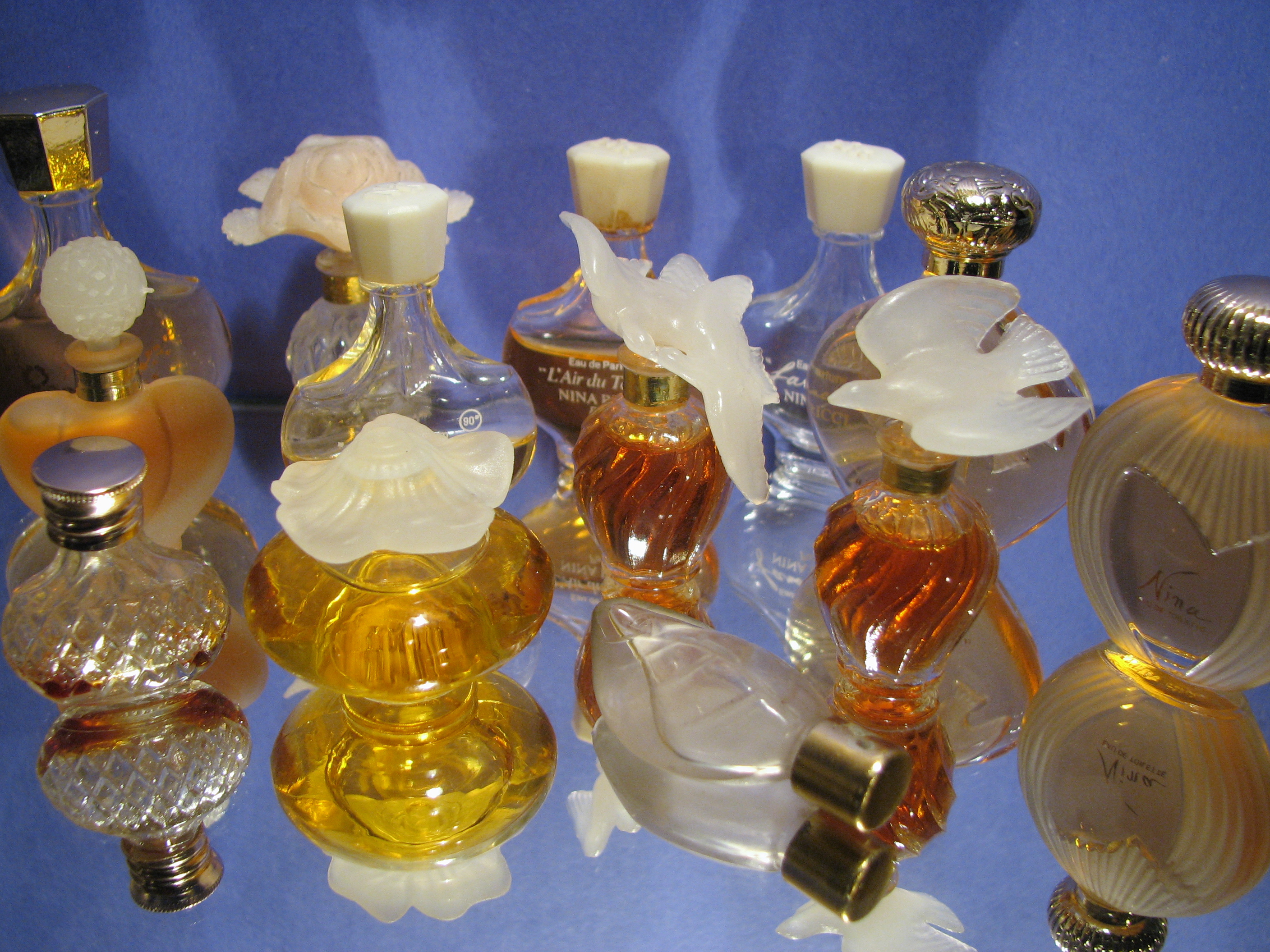 Photo Gallery miniature mini perfume bottle Nina Ricci - Schram www ...